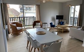 Appartement 65M2 Avec Balcon Vues Partielles Mer A 150M De La Plage Et Centre, Wifi Et Parking Prive