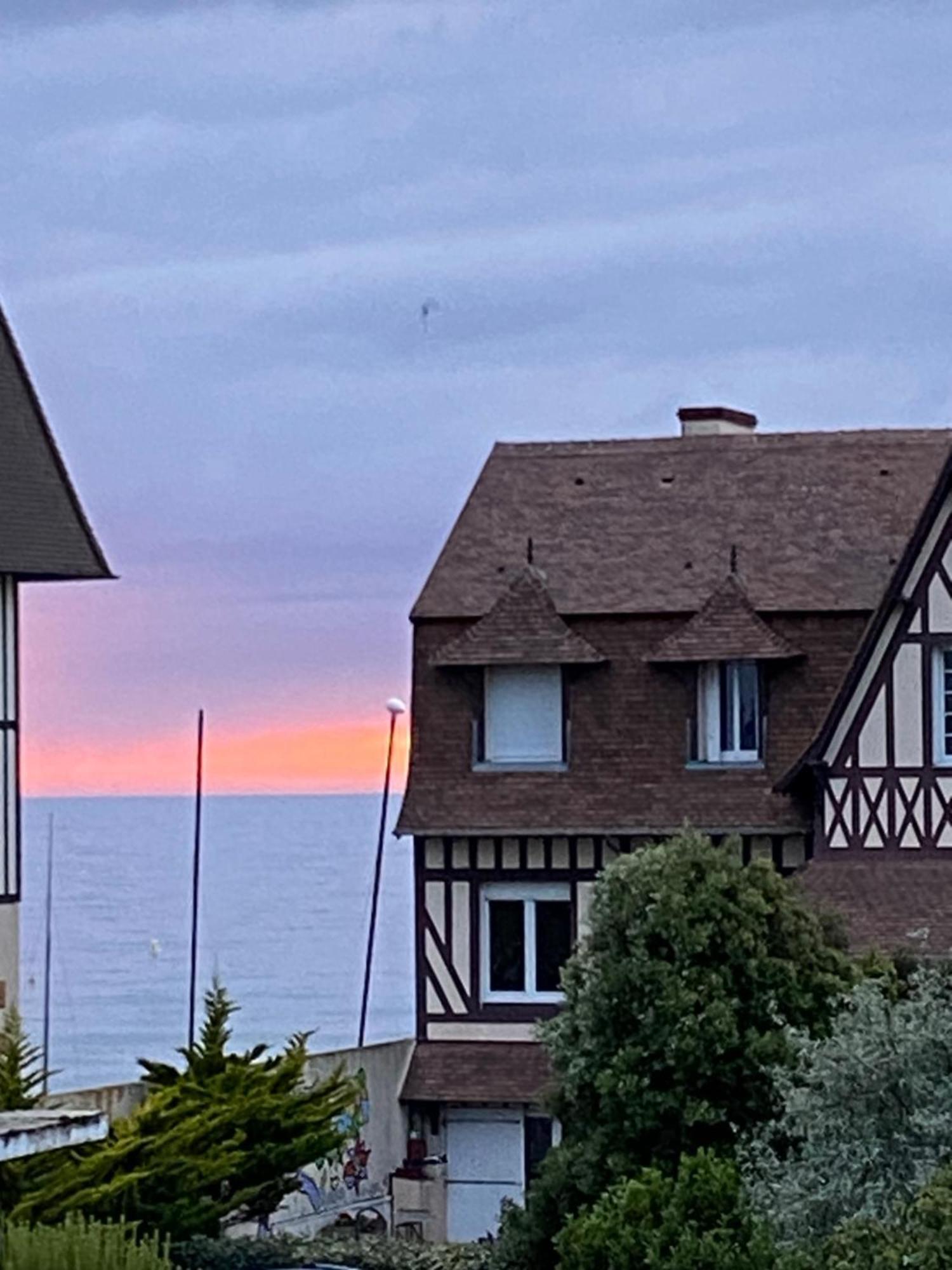 Appartement 65M2 Avec Balcon Vues Partielles Mer A 150M De La Plage Et Centre, Wifi Et Parking Prive Blonville-sur-Mer Extérieur photo
