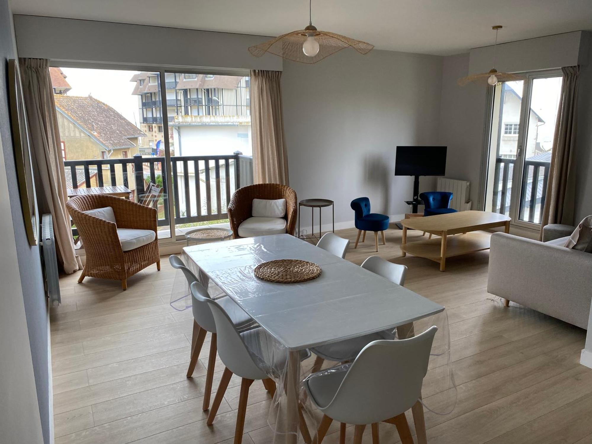 Appartement 65M2 Avec Balcon Vues Partielles Mer A 150M De La Plage Et Centre, Wifi Et Parking Prive Blonville-sur-Mer Extérieur photo