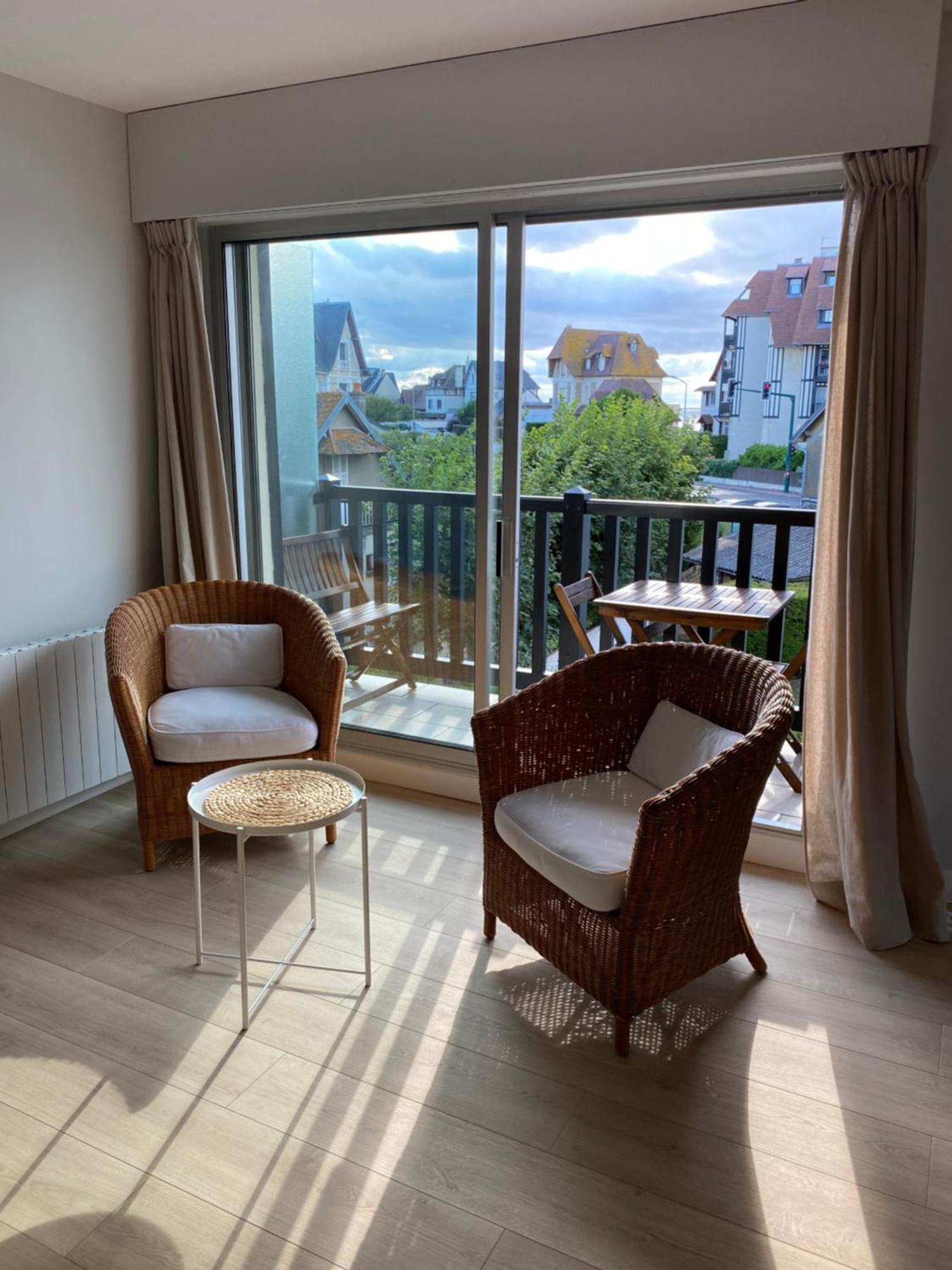 Appartement 65M2 Avec Balcon Vues Partielles Mer A 150M De La Plage Et Centre, Wifi Et Parking Prive Blonville-sur-Mer Extérieur photo